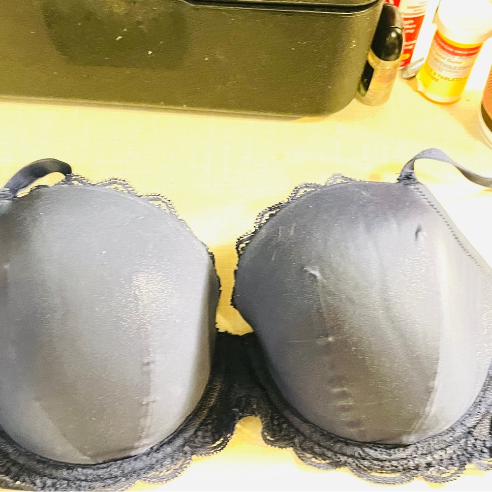 Navy blue VS dream angels bra. 32DDSize 32DD